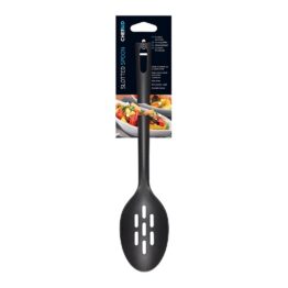 Chef Aid must nailonist sõellusikas (SKU 10E02501) – köögiriist toidu serveerimiseks.